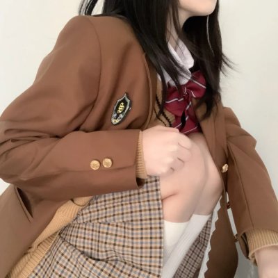 乌鸦与麻雀